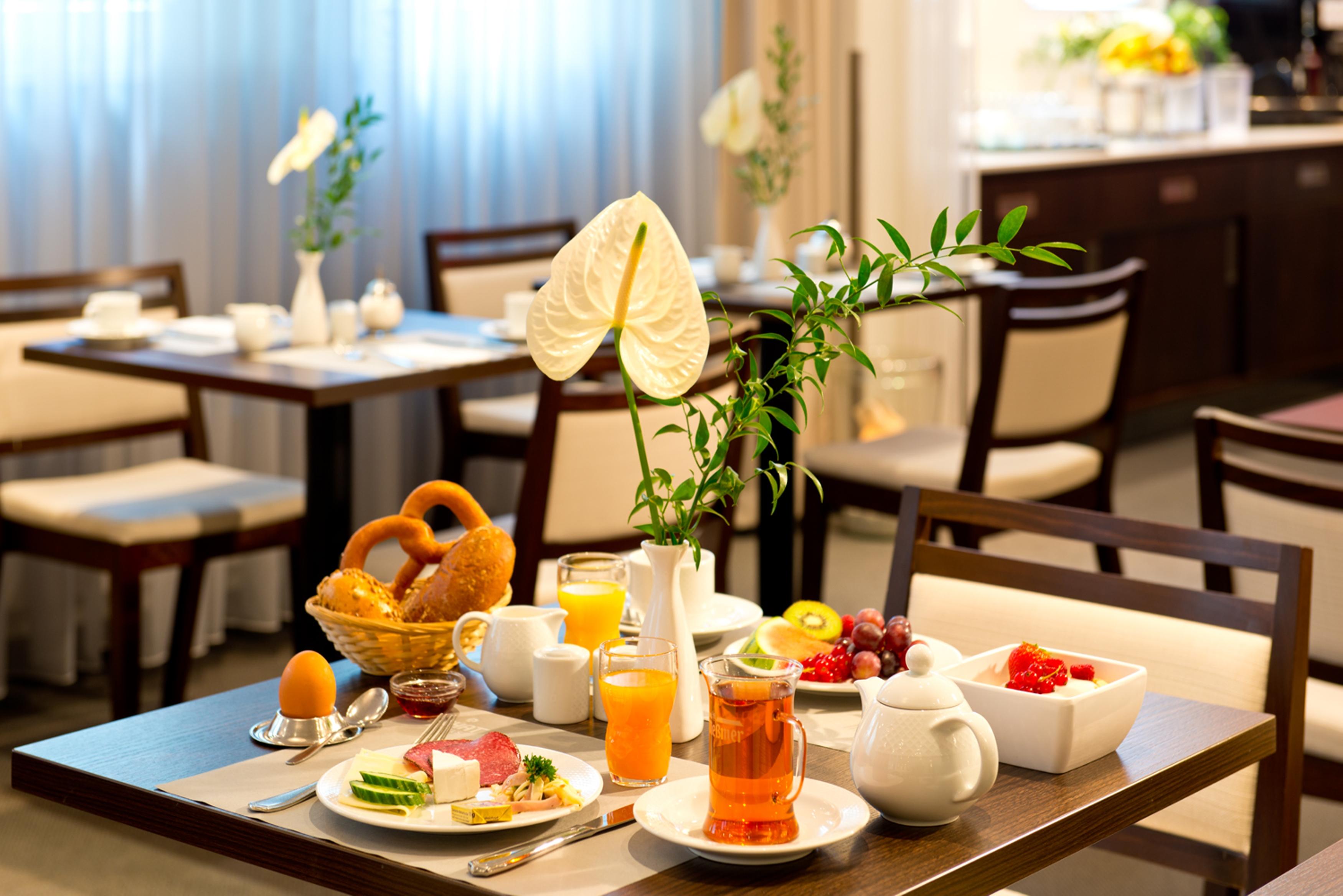 ACHAT Hotel Dresden Elbufer Exterior foto