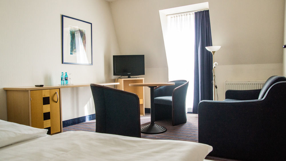 ACHAT Hotel Dresden Elbufer Exterior foto